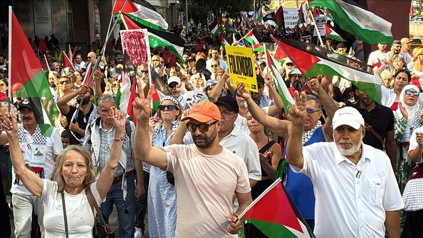 İsrail’in Gazze’ye yönelik saldırıları Stockholm’de protesto edildi