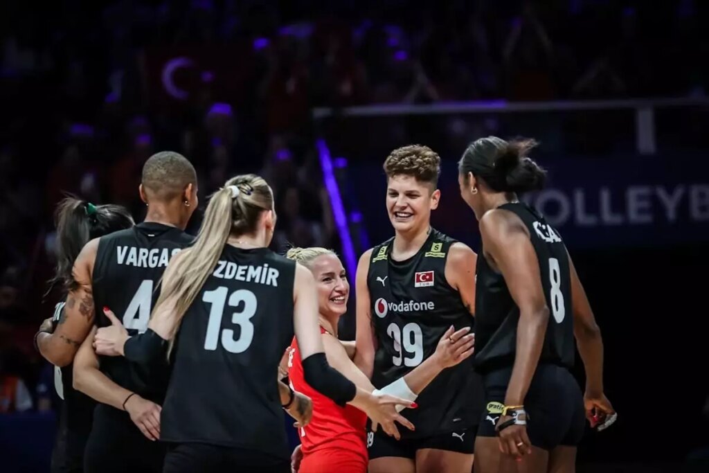 Türkiye Japonya voleybol maçı CANLI izle! Filenin Sultanları Türkiye Japonya maçı şifresiz mi?