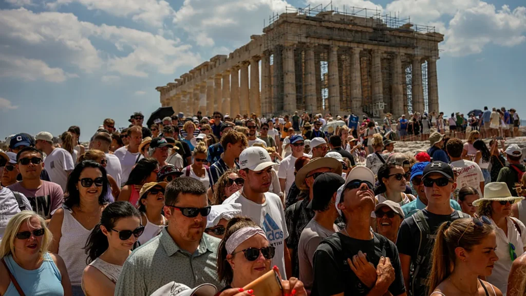 Alman, İtalyan ve Fransız turistler bu yaz Yunanistan’ı tercih etti