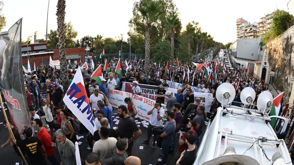 Yunanistan’da çevik kuvvet, Filistin yanlısı protestocuları İsrail kruvaziyerine yaklaştırmadı
