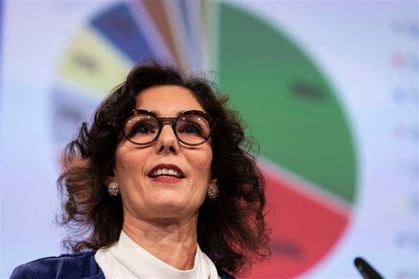 Lahbib: Yangınlar yeniden Arnavutluk genelinde etkili oluyor
