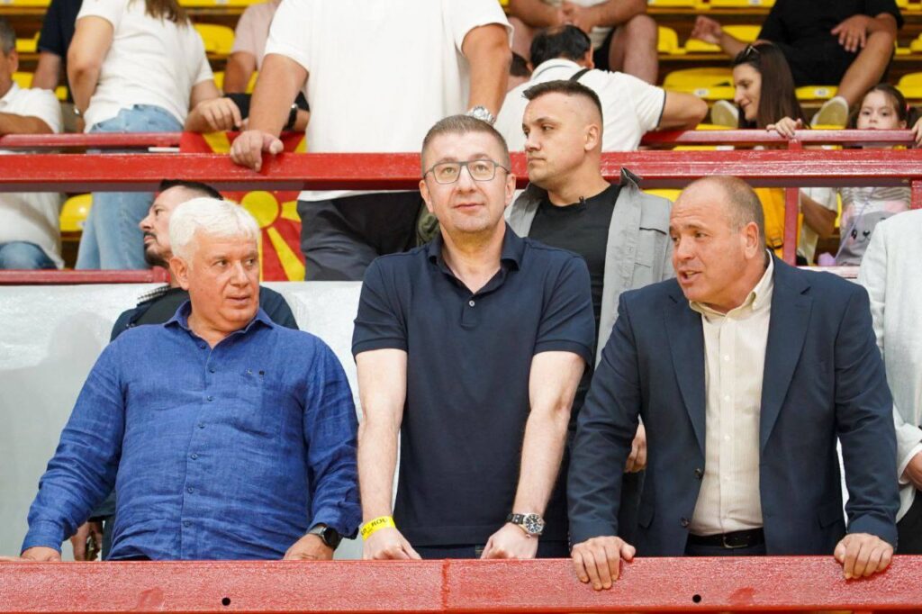 Başbakan Mitskoski’den Kuzey Makedonya-Romanya Maçındaki Irkçı Sloganlara Sert Tepki