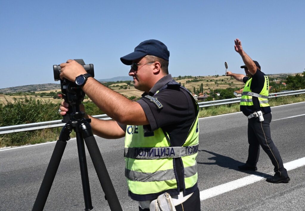 Dün, 725’i hız aşımı olmak üzere 956 trafik ihlali kaydedildi