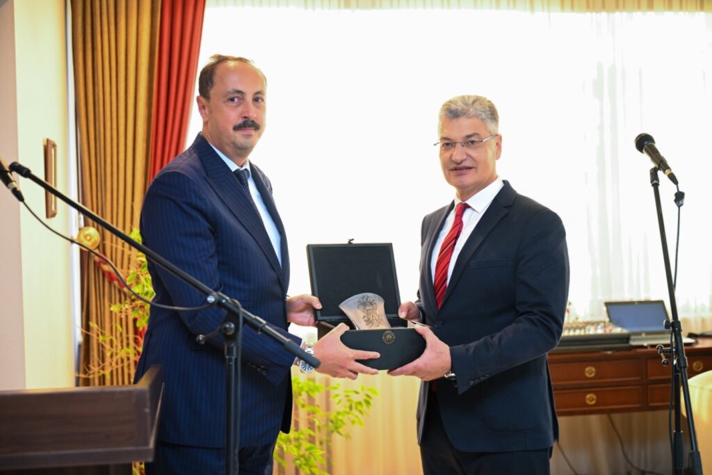 Halkbank Üsküp Genel Müdürü Bilal Sucubaşı’na Bin Selam