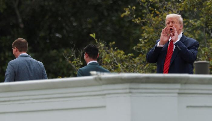 Donald Trump, Beyaz Saray’ın çatısına çıktı! O soruya “nükleer füze” yanıtını verdi