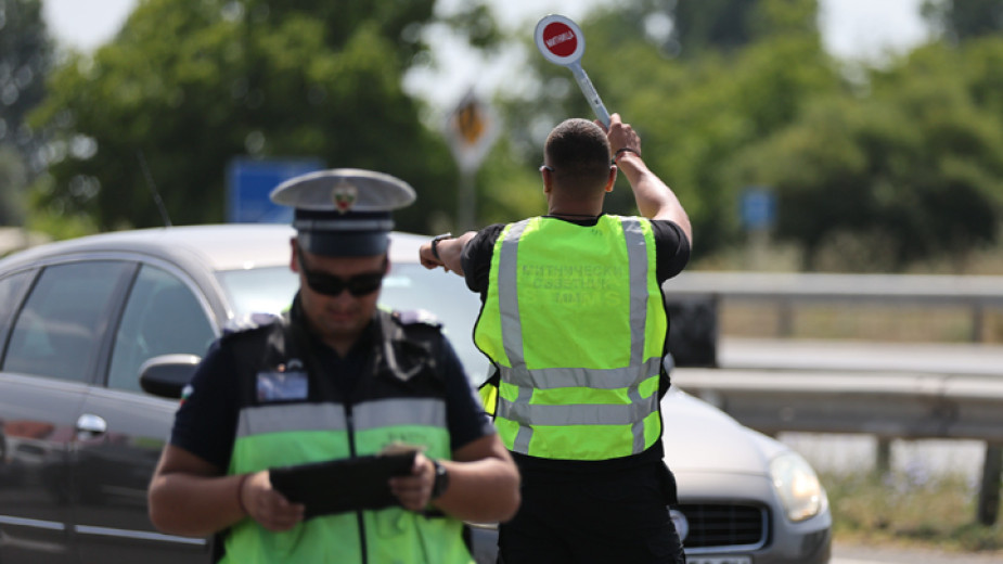 Bulgar ve Rumen polisleri Silistra ilinde birlikte devriye geziyor