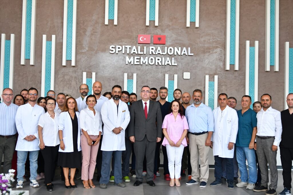 Tiran Büyükelçisi Atay’dan Fier Hastanesi’ne Ziyaret: Türkiye-Arnavutluk dostluğunun simgesi