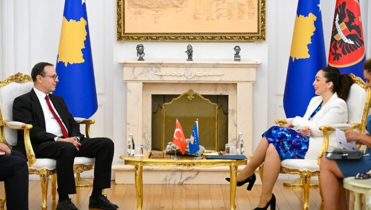 Osmani, Türkiye’nin Kosova Büyükelçisi Angılı ile görüştü