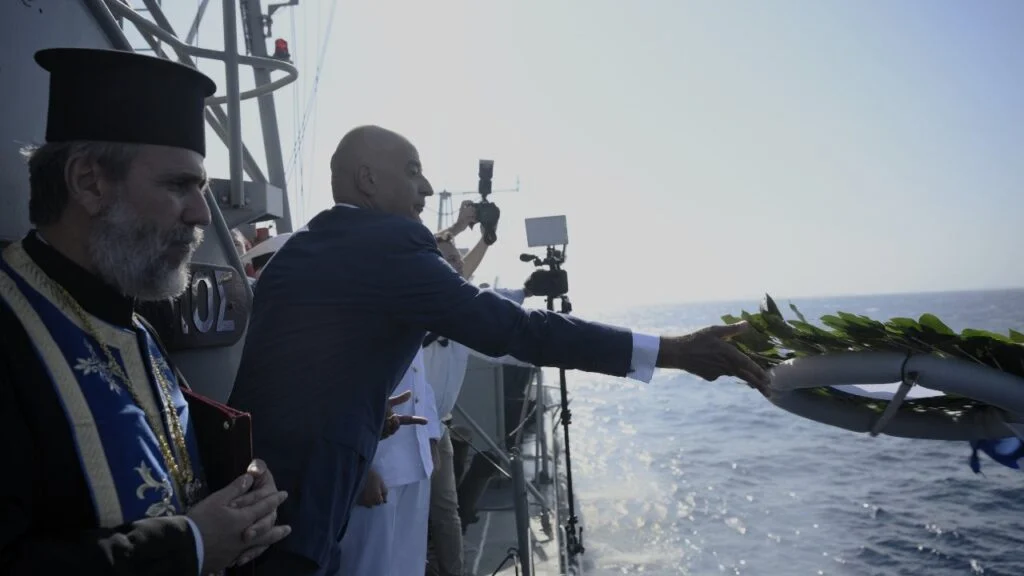 Yunanistan Savunma Bakanı’ndan modernizasyon açıklaması