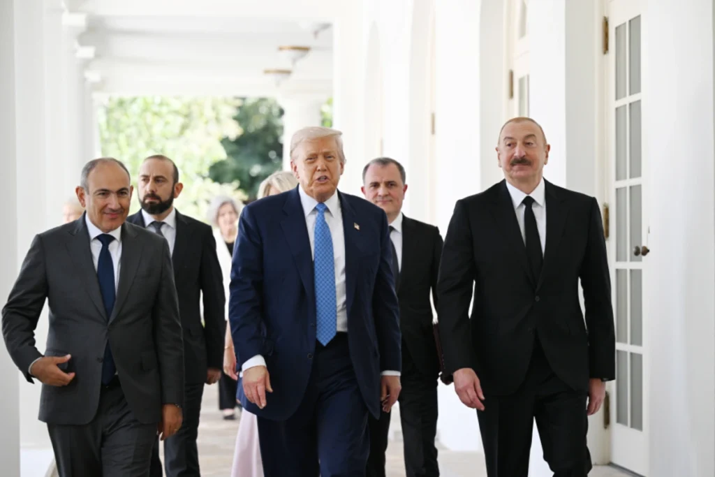 Sırbistan basını Azerbaycan ve Ermenistan liderlerinin ABD başkanı ile görüşmesini gündemde tuttu