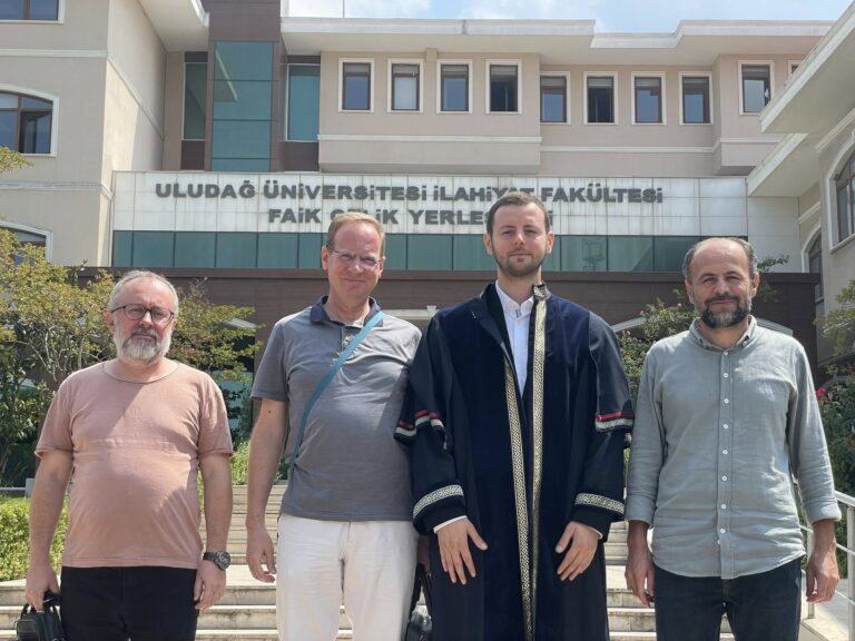 Üsküplü Furkan Şaban, Uludağ Üniversitesi İlahiyat Fakültesi’nde doktorasını başarıyla tamamladı