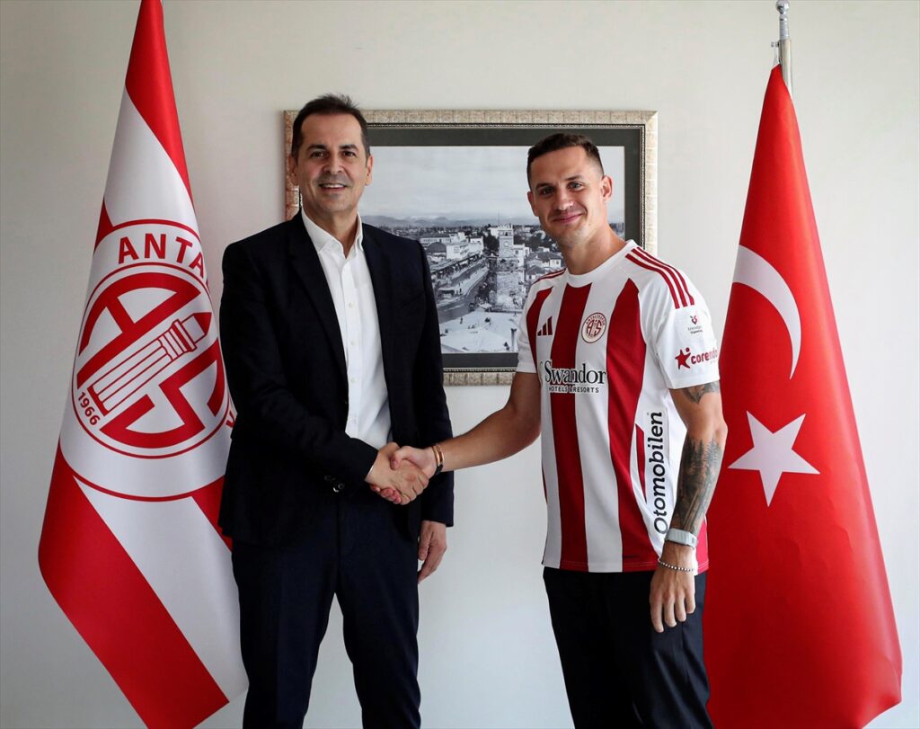 Antalyaspor, Bosna Hersekli futbolcu Dario Saric’i transfer etti