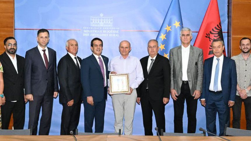 Arnavut iş insanlarına ‘Antalya’ya gelin’ çağrısı