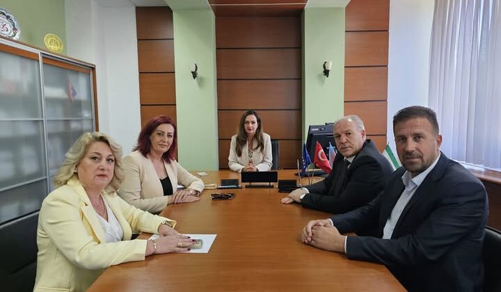 Kosova’da Türkçe ders kitapları sorunu masaya yatırıldı