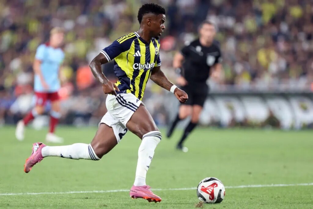 Fenerbahçe’de Nelson Semedo oyuna devam edemedi
