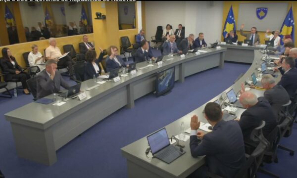 Kosova, ABD ürünlerine uygulanan gümrük vergilerini kaldırdı