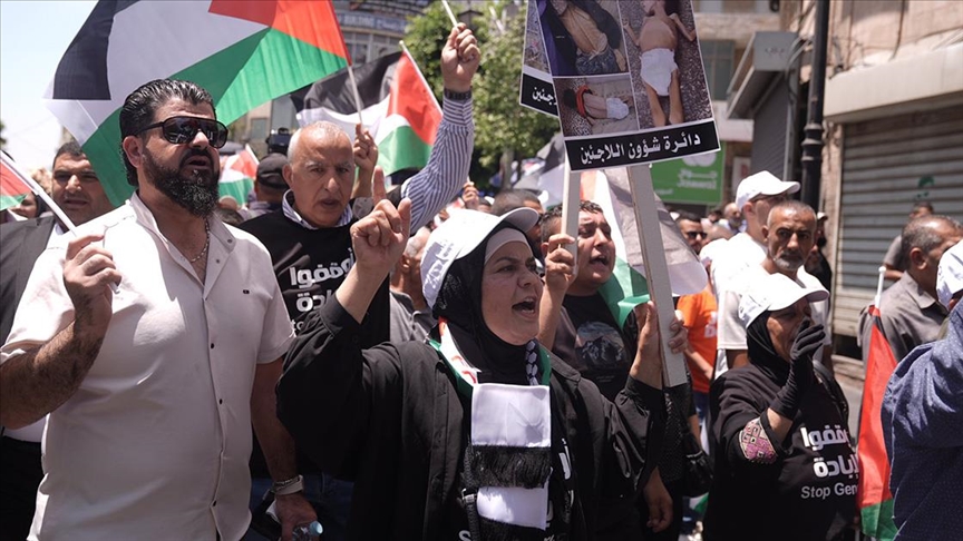 Batı Şeria’da binlerce Filistinli Gazze’deki soykırımı protesto etti
