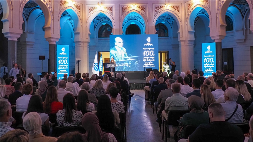 TİKA, Bosna Hersek’in ilk Cumhurbaşkanı İzetbegoviç’i doğumunun 100. yılında andı