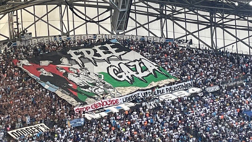 Olimpik Marsilya taraftarlarından “Soykırımı durdurun, Filistin halkını özgürleştirin” çağrısı