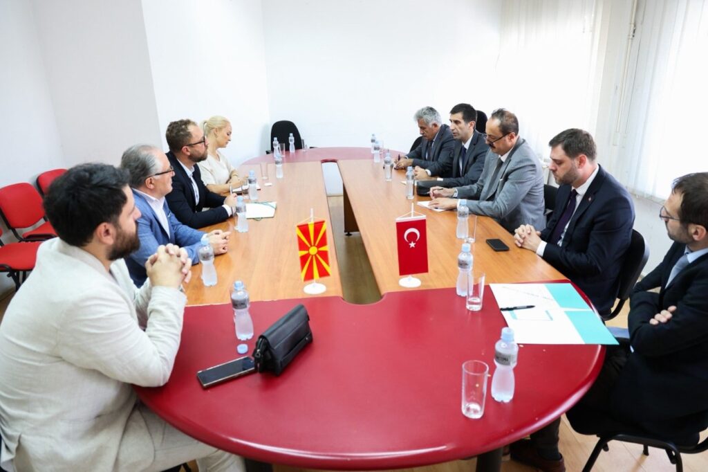 Büyükelçi Ulusoy’dan Kültür ve Turizm Bakanı Lyutkov’a ziyaret