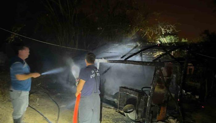 Samandağ’da depo olarak kullanılan çadır yandı