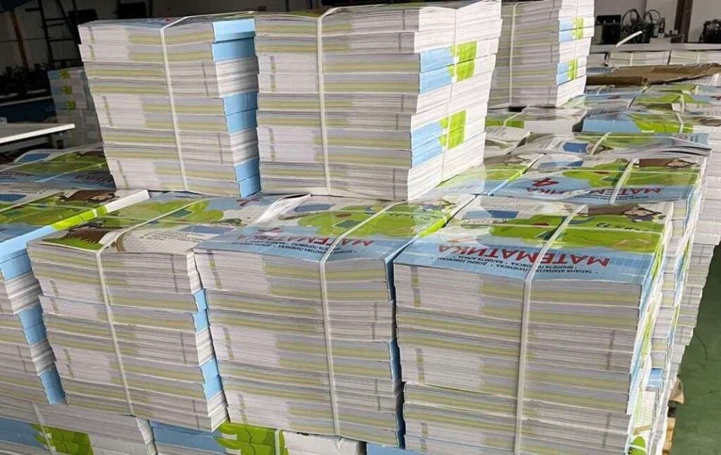 Yanevska: “Eksik ders kitapları PDF formatında sunulacak”