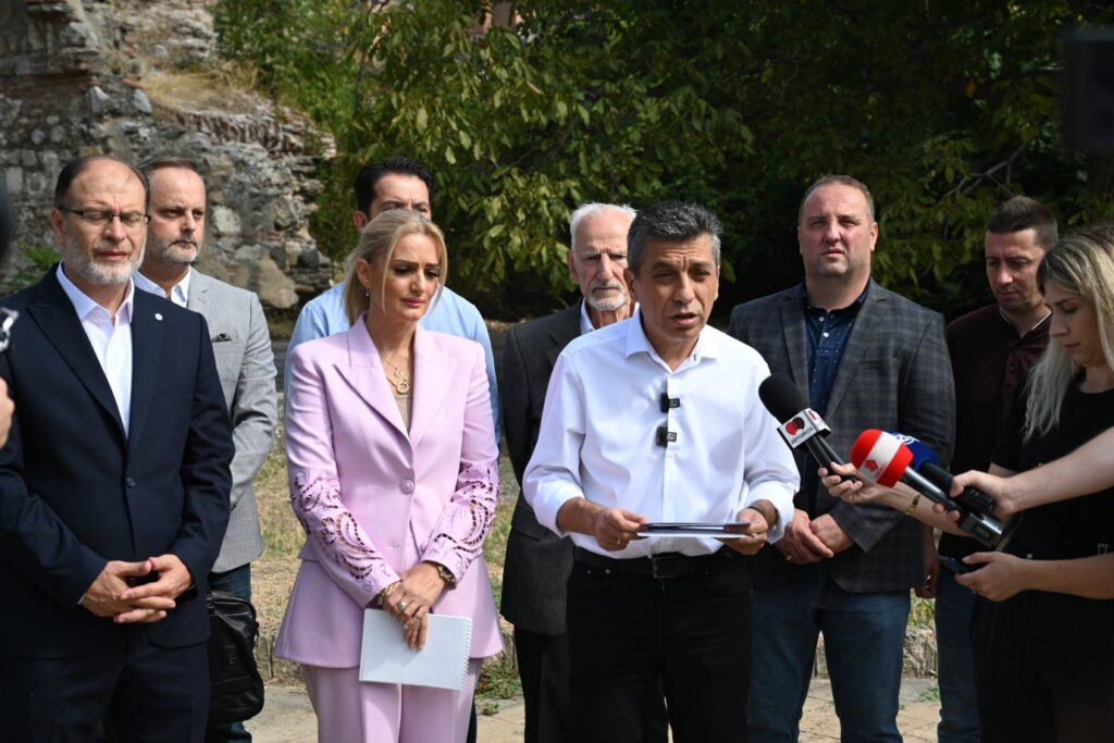 Meciti: “Üsküp’teki Şengül Hamamı restorasyonla kültür ve sanat merkezine dönüştürülecek”