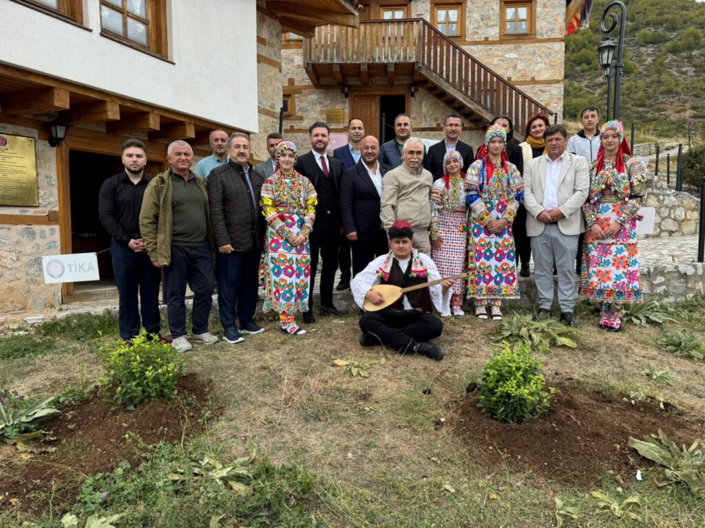 Türkiye ve Kuzey Makedonya Anayasa Mahkemesi Başkanları Dostluk Ağacı Dikti