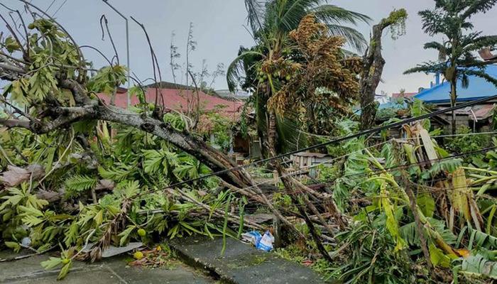 Vietnam’da tayfun alarmı! 250 bin kişi tahliye edilecek