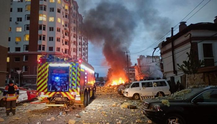 Rusya’nın Kiev’e düzenlediği saldırıdan acı haber! Sığınağa girmeyen Türk tır sürücüsü hayatını kaybetti