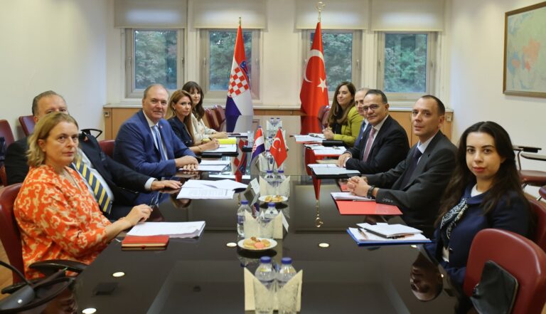 Dışişleri Bakan Yardımcısı Bozay, Hırvatistan Dış ve Avrupa İşleri Bakanlığı Devlet Sekreteri Matušic ile görüştü