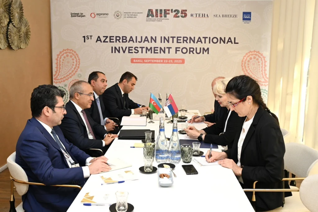 Bakü’de Azerbaycan-Sırbistan ekonomik iş birliği görüşüldü