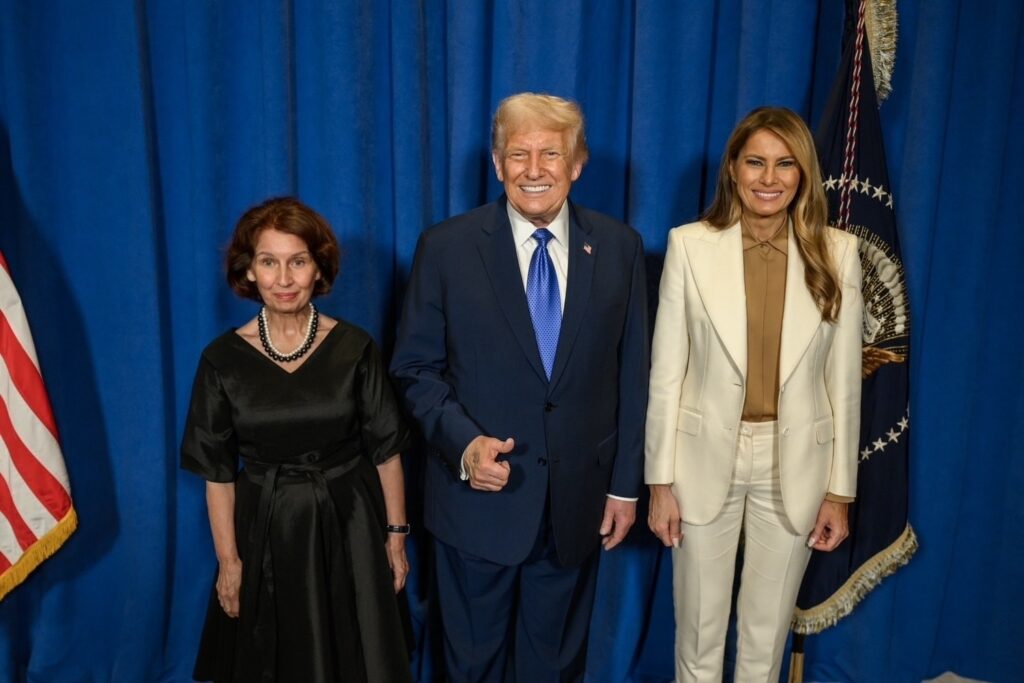 Cumhurbaşkanı Davkova, ABD Başkanı Donald Trump’ın resepsiyonuna katıldı