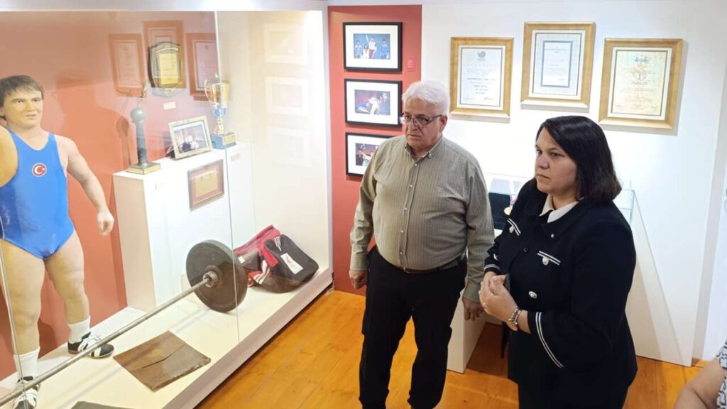 TİKA Başkan Yardımcısı Çevik’ten Bulgaristan’da Naim Süleymanoğlu’nun annesine ziyaret