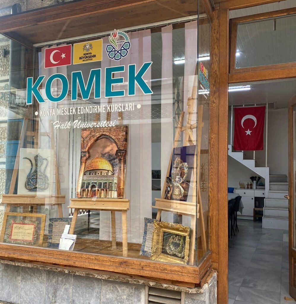 KOMEK, Üsküp’te ebru, kağıt rölyef ve mefruşat kurs kayıtlarını açtı