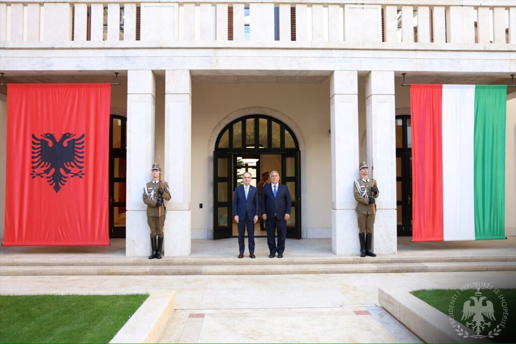 Arnavutluk Cumhurbaşkanı Begaj Macaristan’da temaslarda bulundu