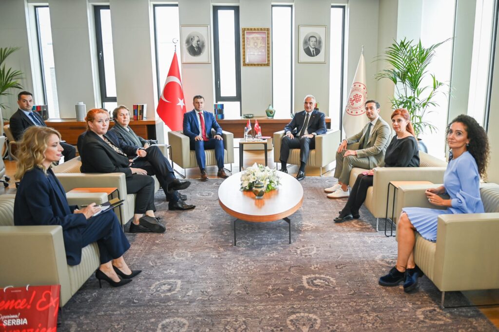 Bakan Ersoy, Sırbistan Turizm ve Gençlik Bakanı Memiç ile görüştü