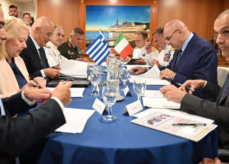 Yunanistan ve İtalya’dan fırkateyn tedariki için anlaşma