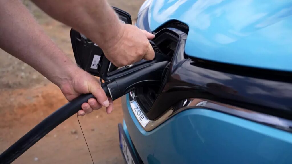 İzinsiz Elektrikli Araç Şarj İstasyonları Yangın Riski Oluşturuyor