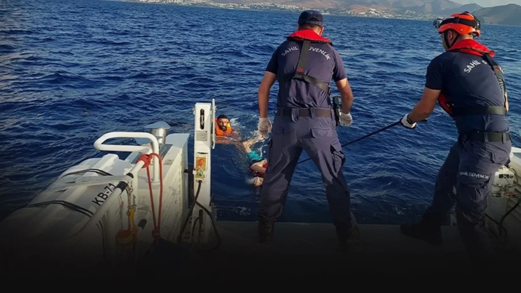 Yunanistan’a yüzerek geçmeye çalışan 5 kaçak göçmen yakalandı