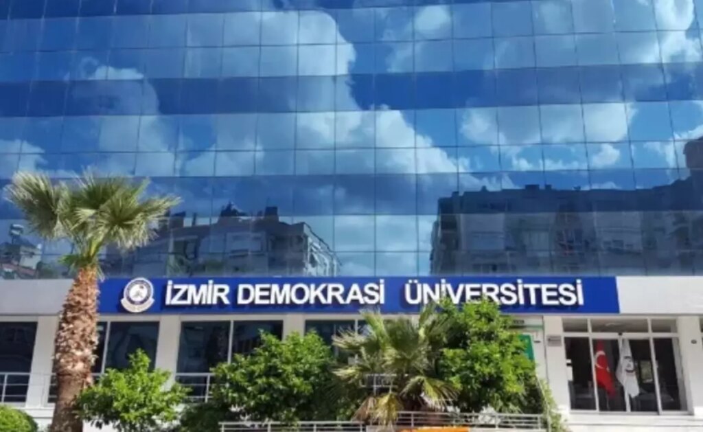 İzmir Demokrasi Üniversitesi rektörü kim oldu? İzmir Demokrasi Üniversitesi Rektörü Prof. Dr. Selim Karahasanoğlu kimdir, kaç yaşında, nereli?
