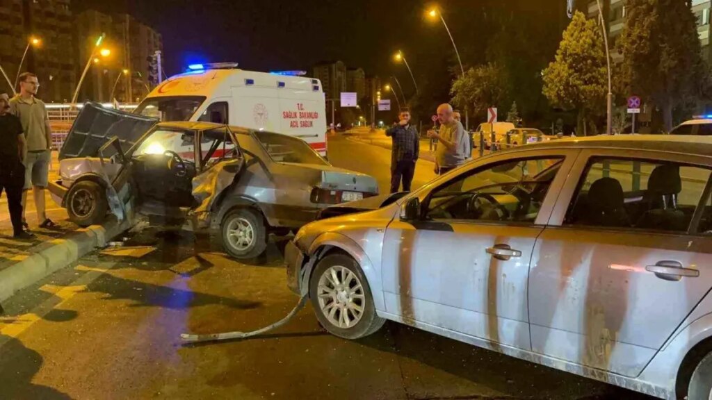 Kayseri’de Trafik Kazası: 3 Yaralı