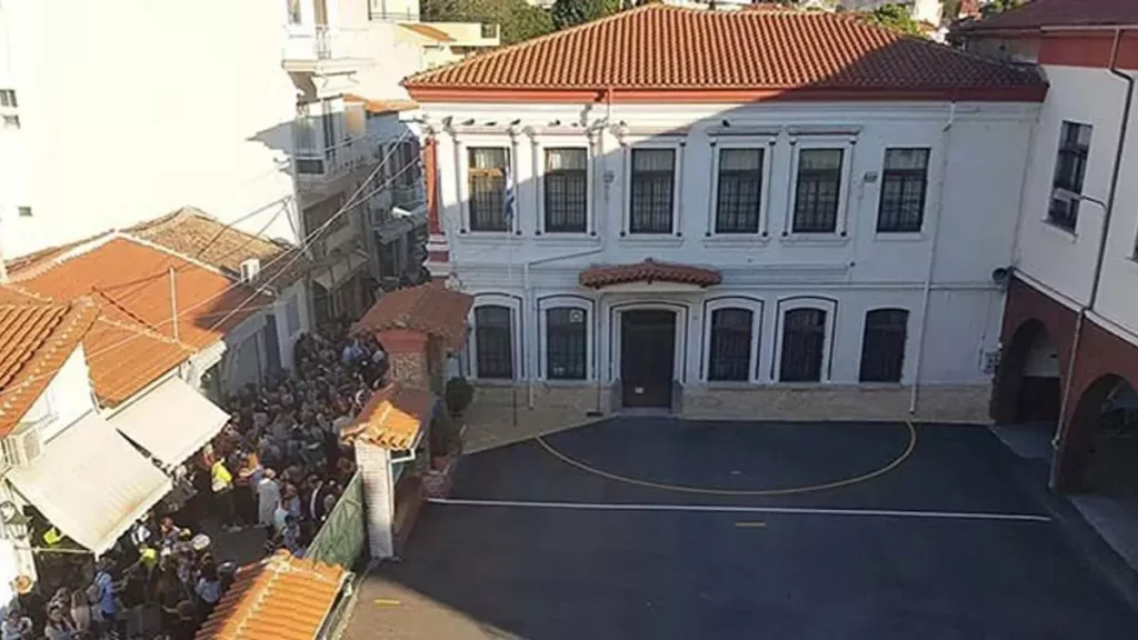 Batı Trakya Türkleri, yeterli öğrenci olmasına rağmen Yunanistan’ın okullarını açmamasına tepki gösterdi