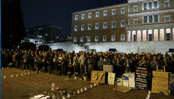 Yunanistan’da oğlunun ölüm nedeninin netleştirilmesi için açlık grevi yapan babaya destek eylemi