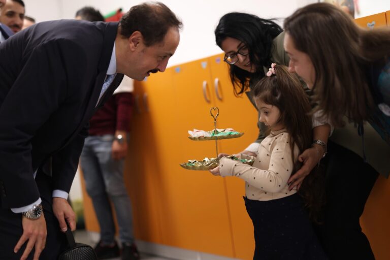 Büyükelçi Ulusoy’dan Kalkandelen’deki “Rinia” anaokuluna ziyaret