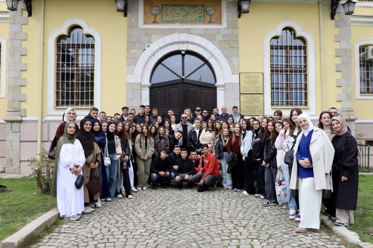 Köprü Gençlik Okulu’nda Makedonya kültürel gezisi düzenlendi