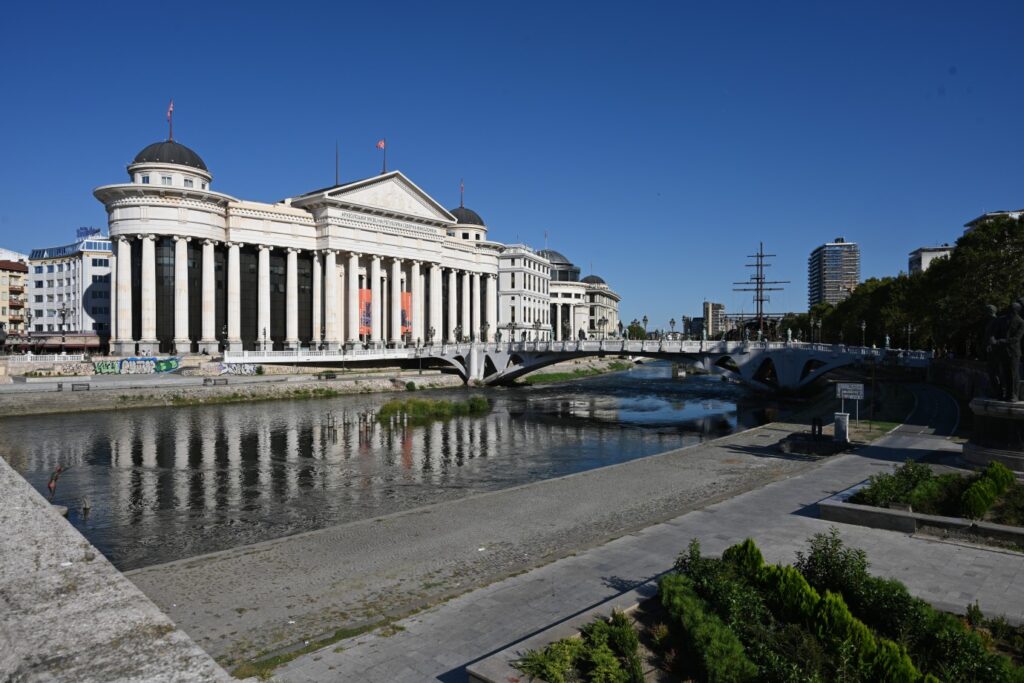 Yağışlar göllerde ve nehirlerde su seviyelerini artırdı