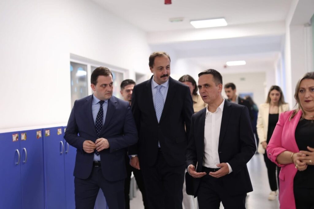 Büyükelçi Ulusoy’dan Kalkandelen’deki Türkçe Eğitim Veren Anaokuluna Ziyaret