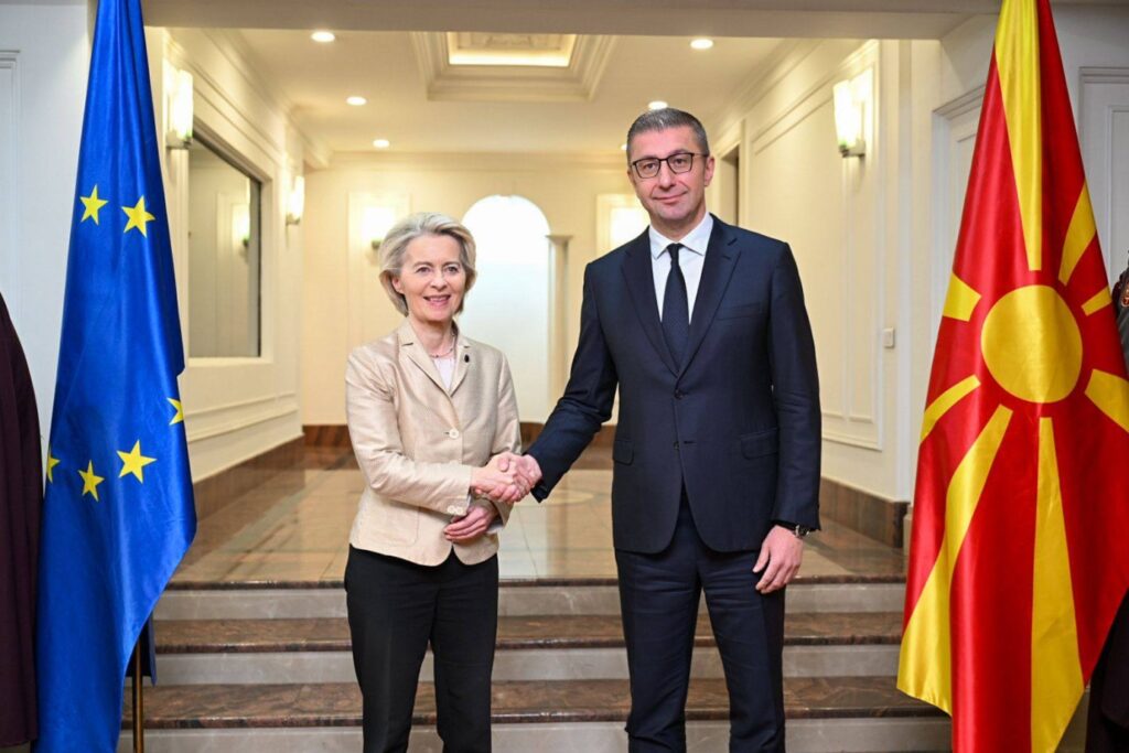 Başbakan Mickoski, Avrupa Komisyonu Başkanı Ursula von der Leyen ile Görüştü