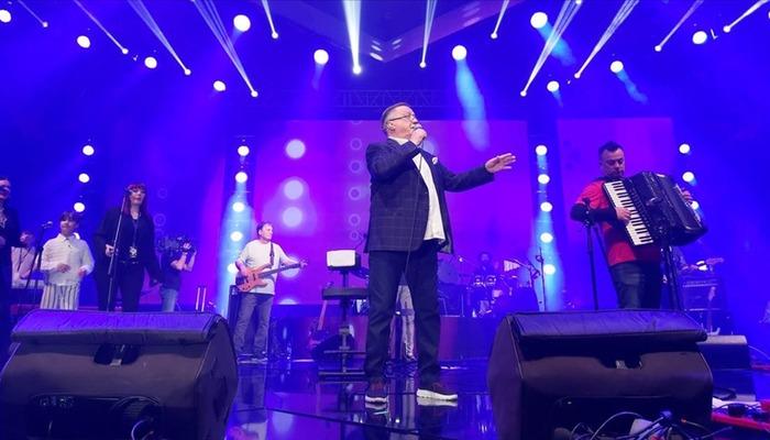 Balkan müziğinin efsanesi Halid Bešlić hayatını kaybetti